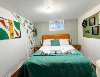 Private room near subway & shops 3