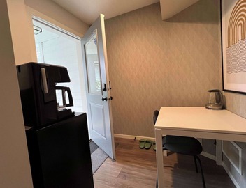 Private Room With Own Entrance 2