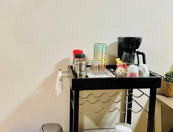 Private Studio: Separate Entry, Washroom & Living Room 3