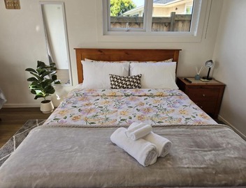 Private Studio Sleepout in Aucklands Convenient Location 4