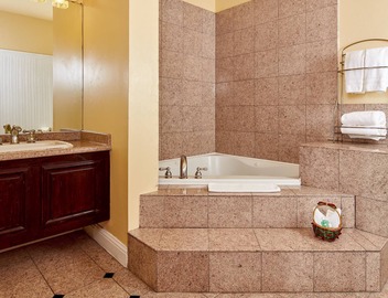 Queen Anne Hotel 3
