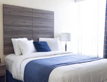 Queen Bed Standard View 5