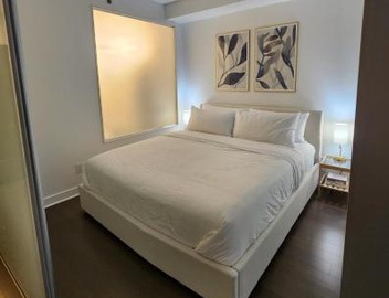 Queen St West Haven - Modern Loft, Downtown Toronto, Free Parking 5