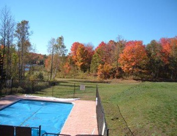 Quiet Bay Lakeside Escape 4