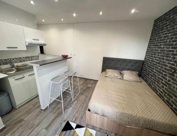 Quiet & bright studio 15min away from Paris 5