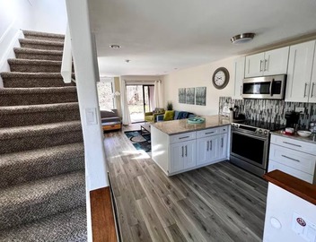 Quiet condo in charming Boulder, walk to Pearl Street and CU! 2