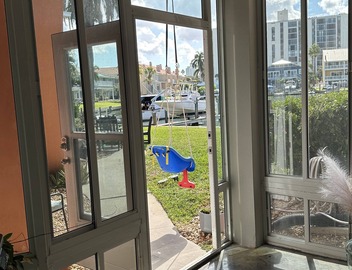 Quiet condo overlooking the water. 4