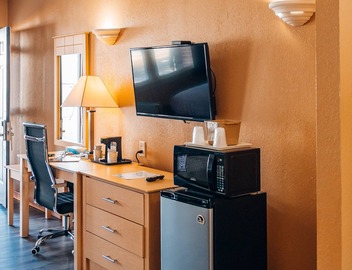 Quiet Corner Inn 3