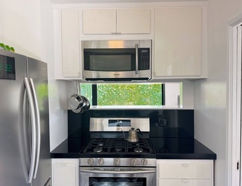 Rad Stay Mar Vista. Open concept two bedroom house with large private yard. 4