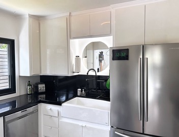 Rad Stay Mar Vista. Open concept two bedroom house with large private yard. 5