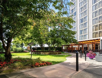 Radisson Blu Vancouver Airport Hotel & Marina 2