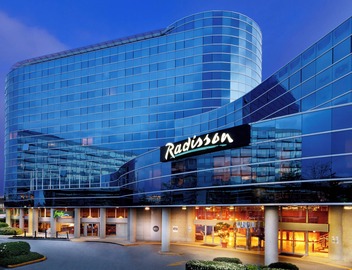 Radisson Hotel Vancouver Airport - Apartment Suites 1King Bedroom - Full Kitchen 3