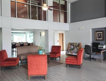 Ramada by Wyndham Luling 5