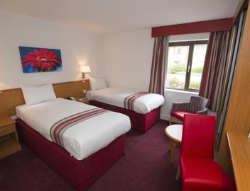 Ramada Cambridge 4