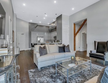 📸 RARE! Experience NOLA NOT Found in a HOTEL! 2 Personal Balconies| 3 Beds+Queen Sleeper Sofa📸 4