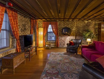 Rare River Street w/Balcony, Historic, Luxury, Affordable, 2/2, Loft STVR00088 3