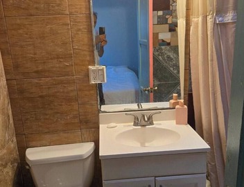 Relax in a BEAUTIFUL PRIVATE $115 1Bdr Oasis with luxe bath tub, TV, WiFi, & AC! 2