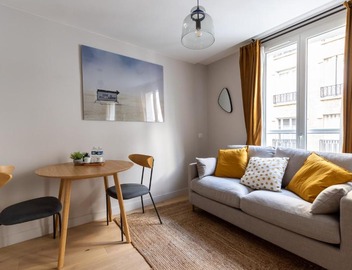 Relax in a Contemporary Designer Apartment 3