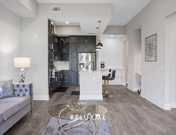 Reluxme | Uptown-High Rise w/Stunning Views 4