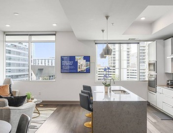 Reluxme | Uptown Lux High Rise Next to Stadiums🌇 2