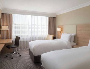 Renaissance London Heathrow Hotel 5