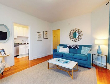 Renovated 1BED, Steps to MBTA, Shops & Restaurants 5