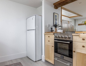 Renovated Apartment in Willard Square Area of South Portland, Maine. 4