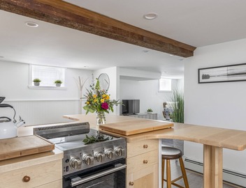 Renovated Apartment in Willard Square Area of South Portland, Maine. 5