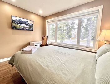 Renovated Rooms 10-min to Finch Subway Near Yonge St 5
