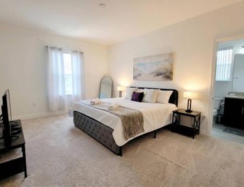 Resort-Style Home in gated community with ammenities close to MCO and Parks! 2