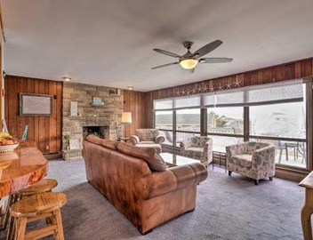 Rhode Island Oceanview Retreat: Walk to Shore! 5