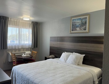 Ritz Motel 2