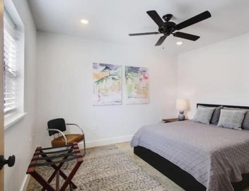 River Breeze Quiet & Modern Black Pearl Apartment 3