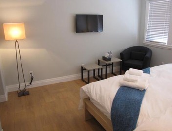 Riverfront Bed and Breakfast 2