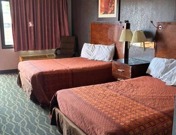 Riverfront Inn 3
