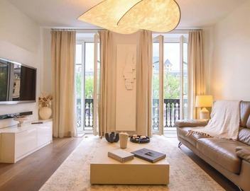Riverside Apt with Balcony & Notre Dame Views 3