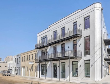 Roami at Churchill | 2 Bedroom w/Balcony 4