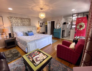 Rock Island Rail House.🐾 Dog friendly, Private 6ft. Fenced Yard 3