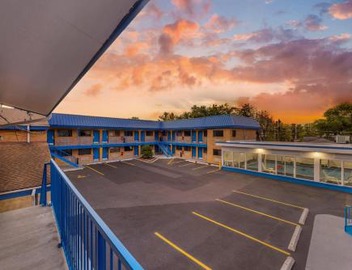 Rodeway Inn Lyons - La Grange 4