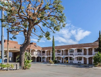 Rodeway Inn Magic Mountain Area 4