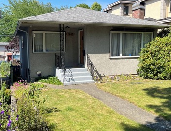 Romantic Getaway Near the Heart of Vancouver 4