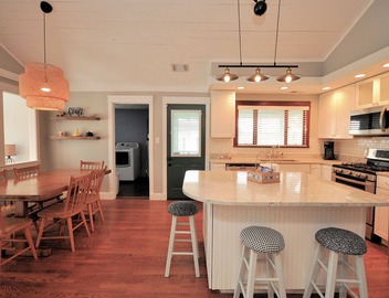 Romantic Historic Cottage in the Ozarks! 3