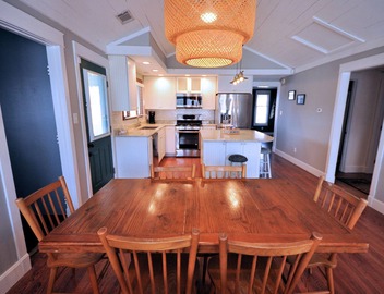Romantic Historic Cottage in the Ozarks! 4