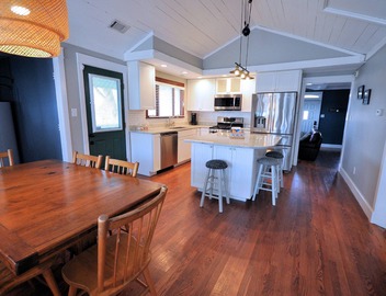 Romantic Historic Cottage in the Ozarks! 5
