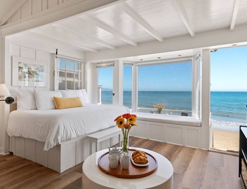 Romantic Oceanfront Studio With Private Deck | Right On The Sand! 3