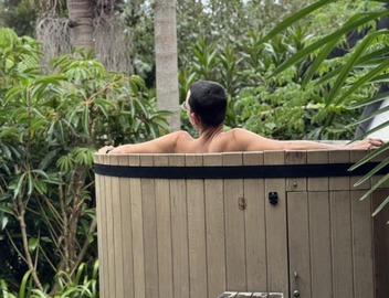 Romantic Retreat with Hot Tub Glasshouse and Ensuite 5