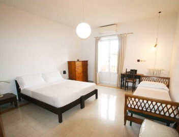 Rome Apartment Rentals Colosseum View - Roof Terrace with 2BR/2BATH Wi-Fi 4