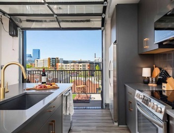 Rooftop Deck Skyline Views Downtown Penthouse 4