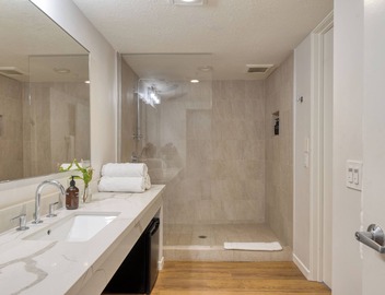 Rooftop Ocean Views + Pool + Hot Tub | Walk to Beach + Restaurants | The Mara 5