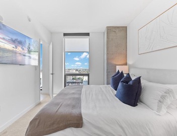Rooftop Pool Modern 2BR, 2BA - Panoramic Hollywood views 4